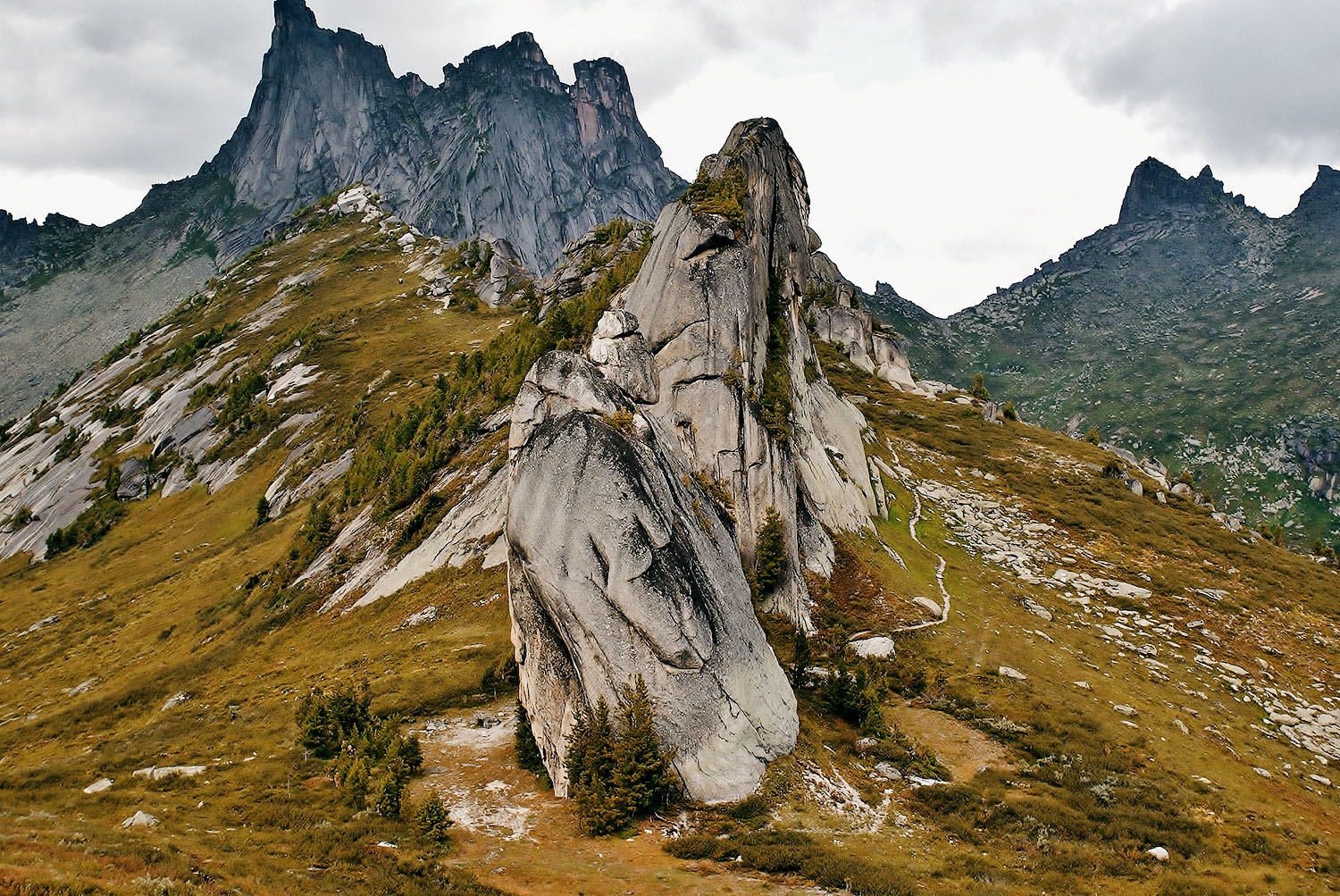 Ергаки фото хорошего качества